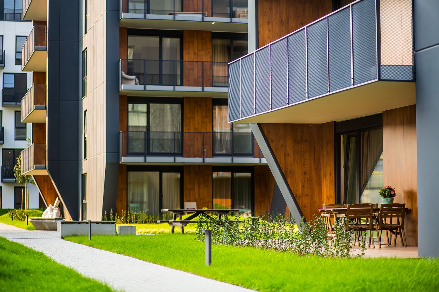 HPL compact exterior