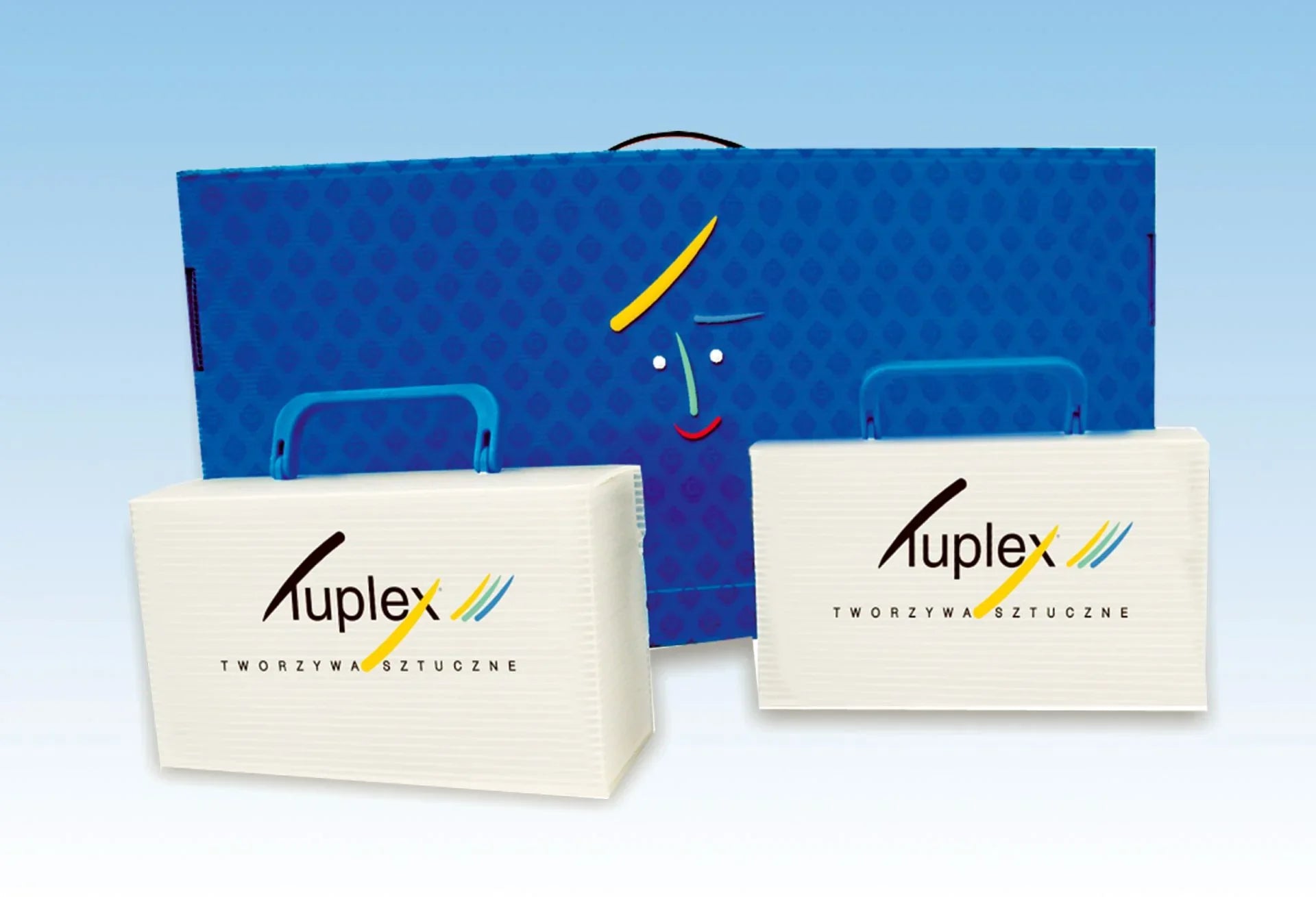 Corrugated plastic cases with blue handles and Tuplex logo, set in front of a blue plastic folder with a cheerful face design