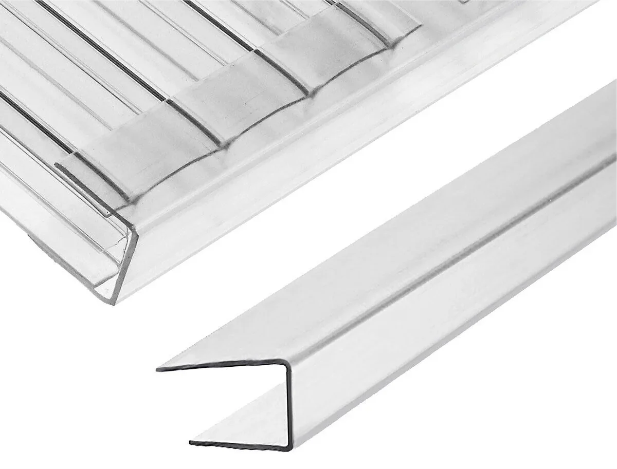 Transparent polycarbonate U profile for advertising, construction and industrial use